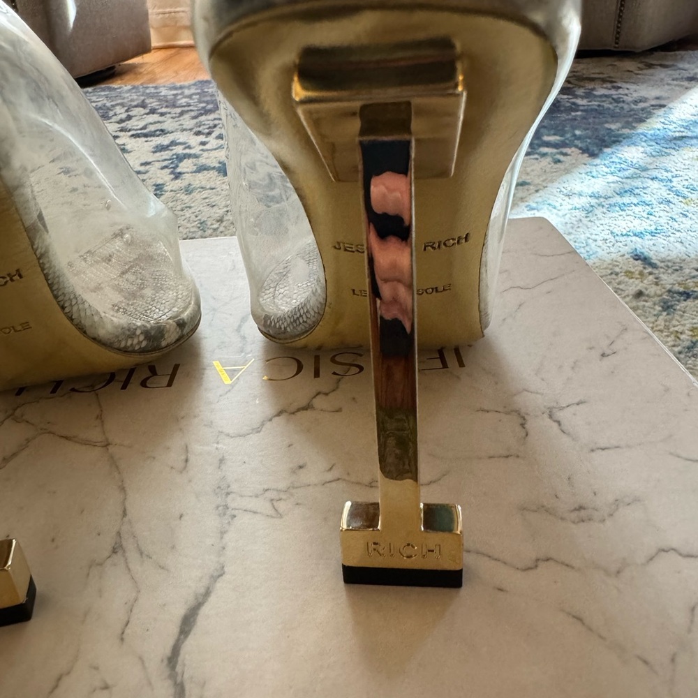 So Fancy Snakeskin Pattern Heels - Gray and Cream with Gold Heels - Picture 5 of 12